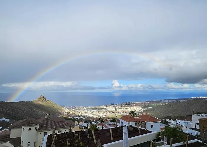 Appartamento Primo Piano Con Vista Piscina E Parziale Vista Mare