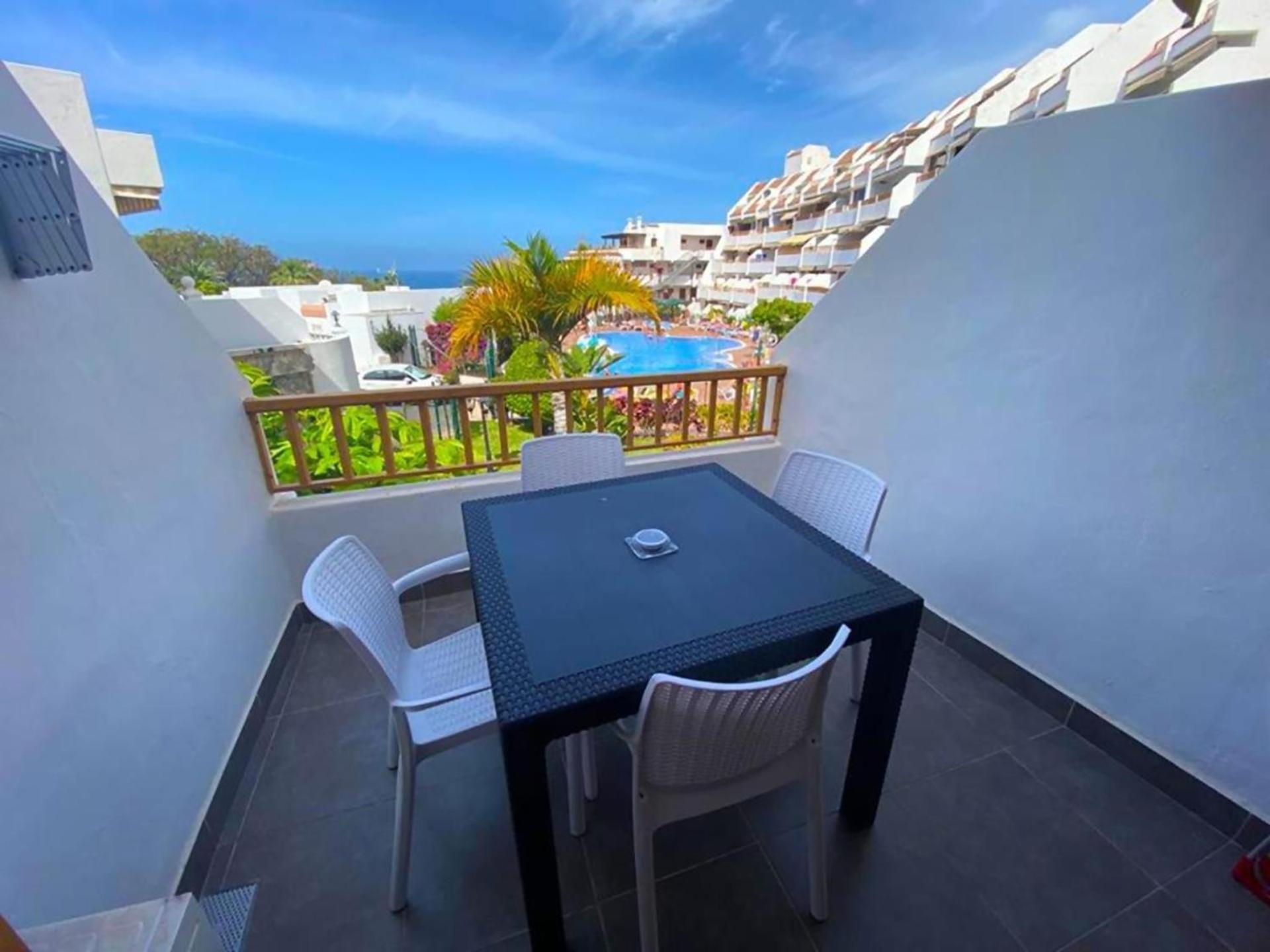 Con Piscina E Vista Mare L102 *